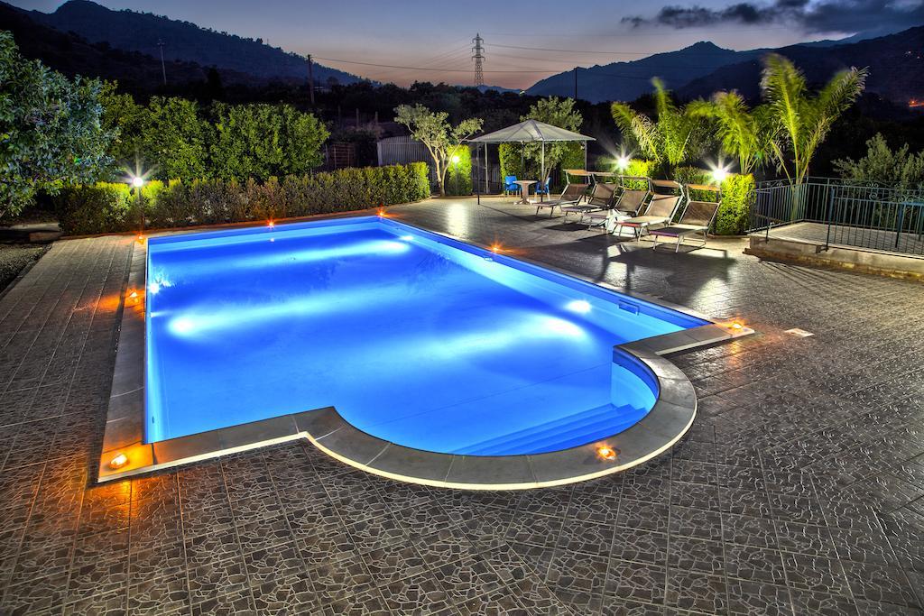 Casa Vacanze Alcantara Gaggi ภายนอก รูปภาพ