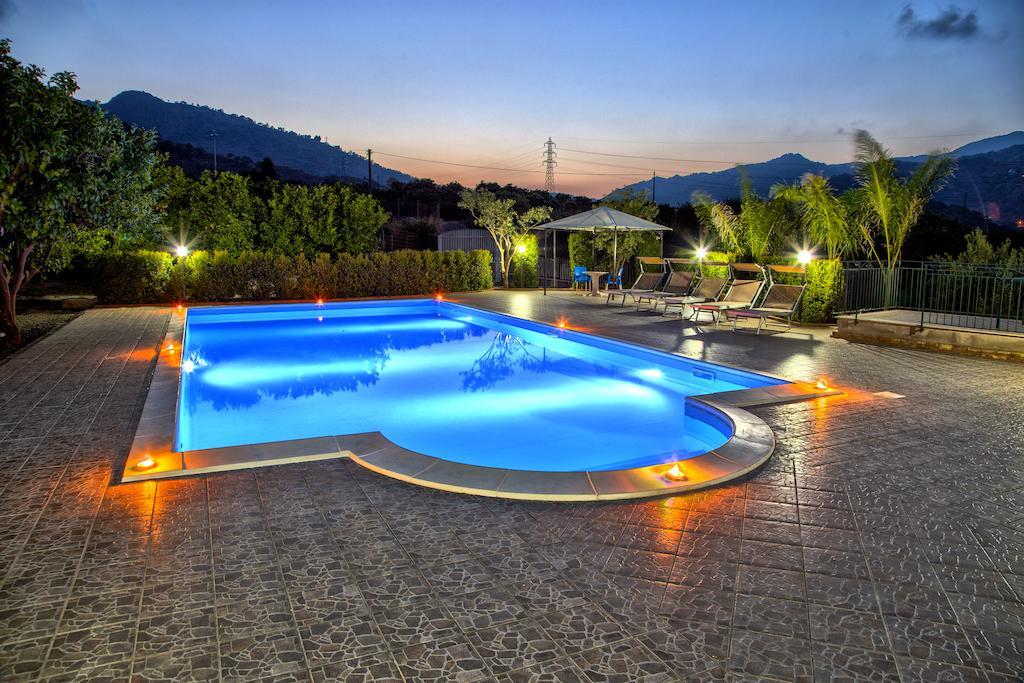 Casa Vacanze Alcantara Gaggi ภายนอก รูปภาพ