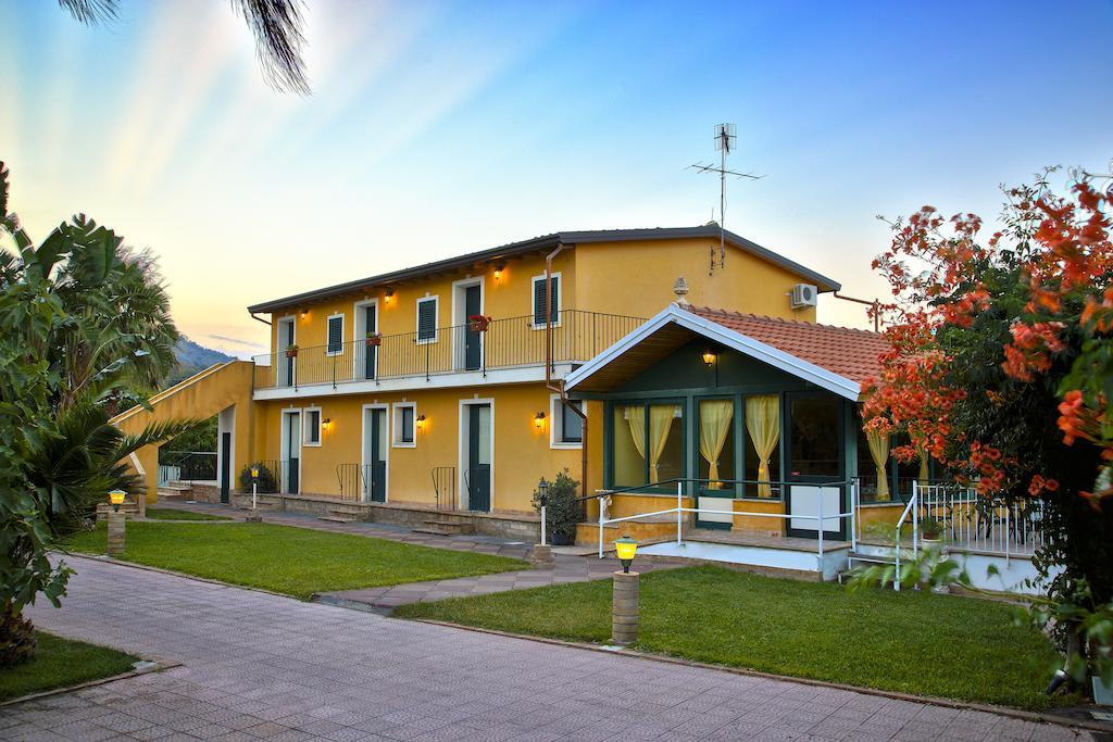 Casa Vacanze Alcantara Gaggi ภายนอก รูปภาพ